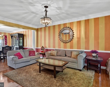 212 Prescott Drive - Photo Thumbnail 6