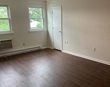 108 S Hellertown Avenue - Photo Thumbnail 4