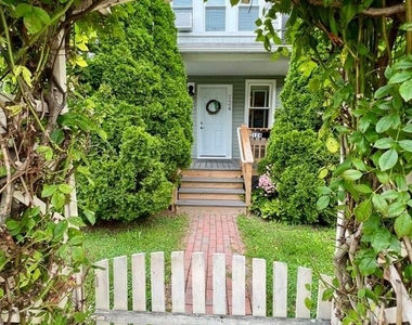 124 W Franklin Street - Photo Thumbnail 20