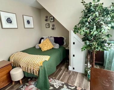 124 W Franklin Street - Photo Thumbnail 15