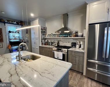 124 W Franklin Street - Photo Thumbnail 10