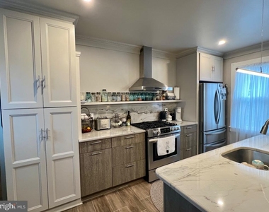 124 W Franklin Street - Photo Thumbnail 9