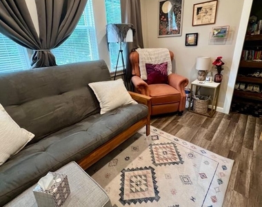 124 W Franklin Street - Photo Thumbnail 14