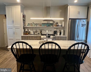 124 W Franklin Street - Photo Thumbnail 7