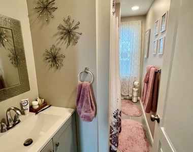 124 W Franklin Street - Photo Thumbnail 16