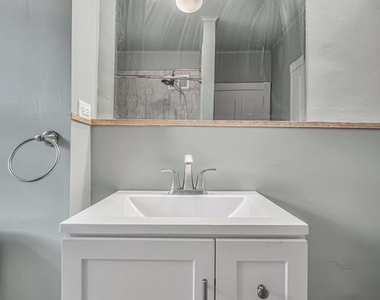 121 W Oakland Avenue - Photo Thumbnail 24