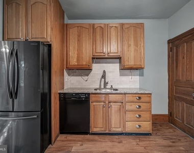 121 W Oakland Avenue - Photo Thumbnail 43