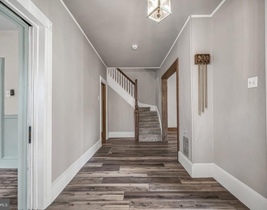 121 W Oakland Avenue - Photo Thumbnail 13