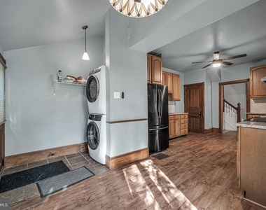 121 W Oakland Avenue - Photo Thumbnail 17