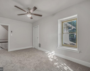121 W Oakland Avenue - Photo Thumbnail 29