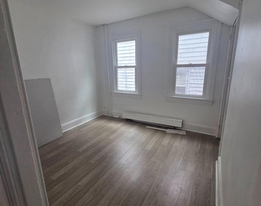 104 Thompson Street - Photo Thumbnail 8