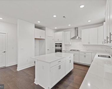 21 William Boyer Drive - Photo Thumbnail 14