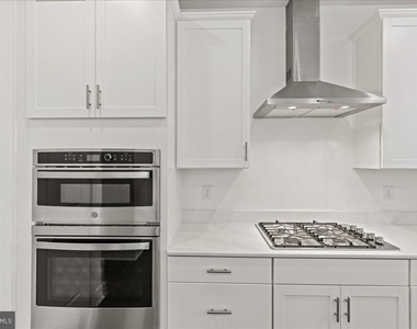 21 William Boyer Drive - Photo Thumbnail 15