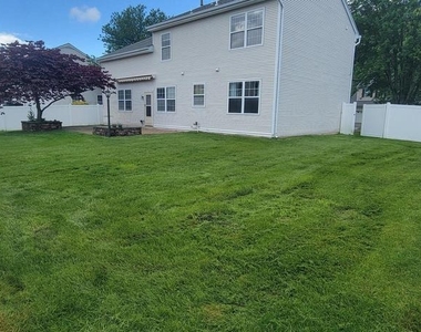 35 Oakmont Terrace - Photo Thumbnail 5