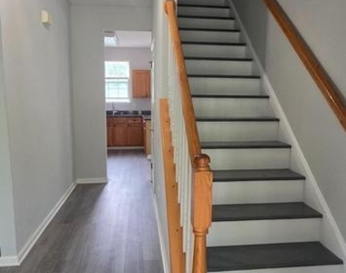 35 Oakmont Terrace - Photo Thumbnail 6