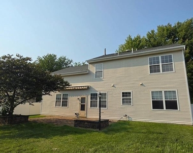 35 Oakmont Terrace - Photo Thumbnail 2