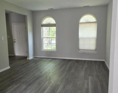 35 Oakmont Terrace - Photo Thumbnail 14