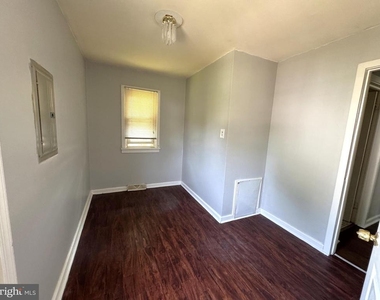 817 Graisbury Avenue - Photo Thumbnail 7