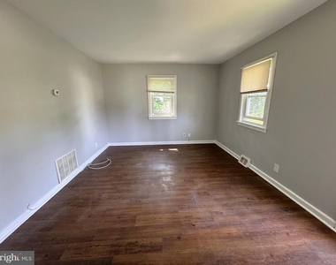 817 Graisbury Avenue - Photo Thumbnail 1
