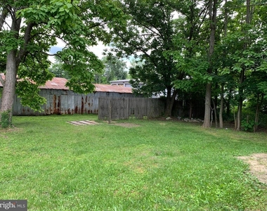 817 Graisbury Avenue - Photo Thumbnail 9