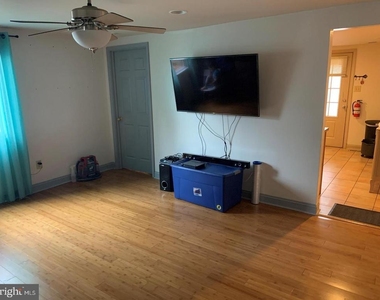 18 Chapel Avenue - Photo Thumbnail 3