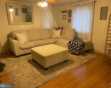 18 Chapel Avenue - Photo Thumbnail 2