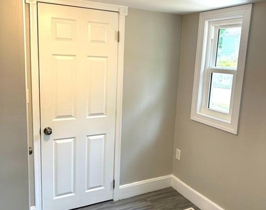 32 Clementon Avenue - Photo Thumbnail 5