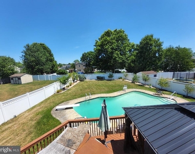 504 Parliament Road - Photo Thumbnail 3