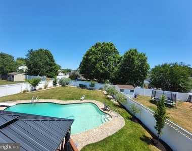 504 Parliament Road - Photo Thumbnail 2