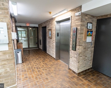 227 Canal Park Drive - Photo Thumbnail 4