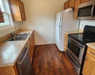 1048 Kasinof Avenue - Photo Thumbnail 1
