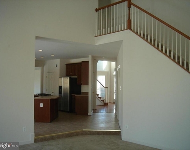11225 Suffolk Drive - Photo Thumbnail 6