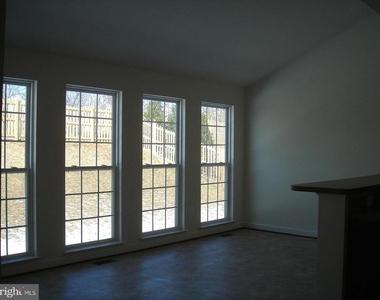 11225 Suffolk Drive - Photo Thumbnail 12