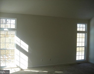 11225 Suffolk Drive - Photo Thumbnail 7
