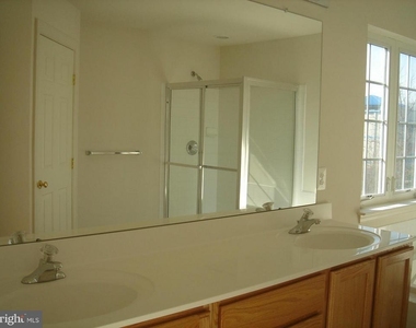 11225 Suffolk Drive - Photo Thumbnail 18