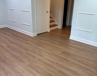 7431 Shady Glen Terrace - Photo Thumbnail 14