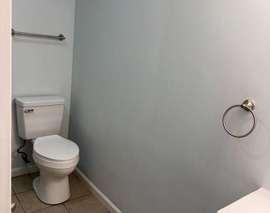 7431 Shady Glen Terrace - Photo Thumbnail 20
