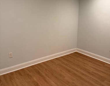 7431 Shady Glen Terrace - Photo Thumbnail 17
