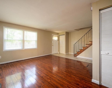 7737 Greymont Street - Photo Thumbnail 4