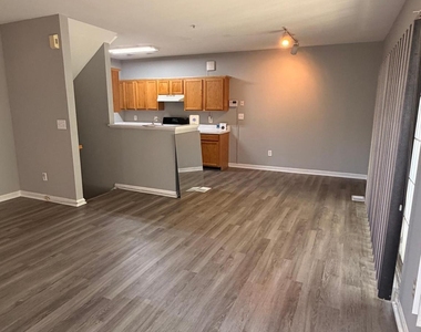 14401 Hampshire Hall Court - Photo Thumbnail 7