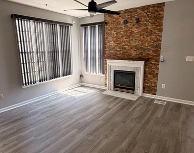 14401 Hampshire Hall Court - Photo Thumbnail 5
