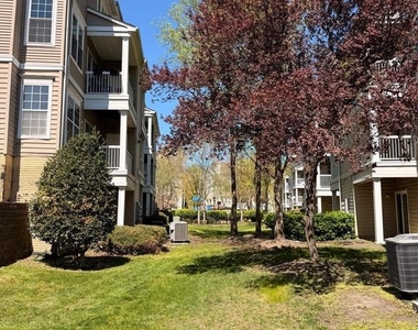 14401 Hampshire Hall Court - Photo Thumbnail 4