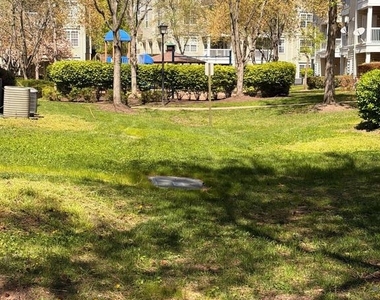 14401 Hampshire Hall Court - Photo Thumbnail 3
