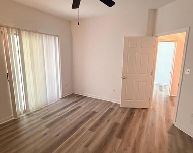 14401 Hampshire Hall Court - Photo Thumbnail 23