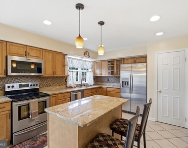 10205 Balsamwood Drive - Photo Thumbnail 8