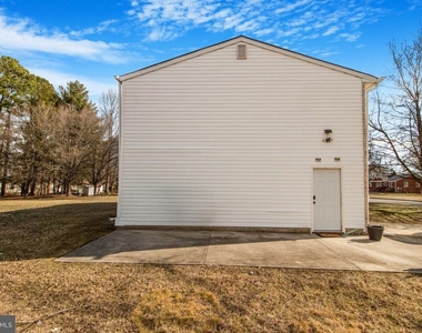 7602 Mezmer Lane - Photo Thumbnail 19