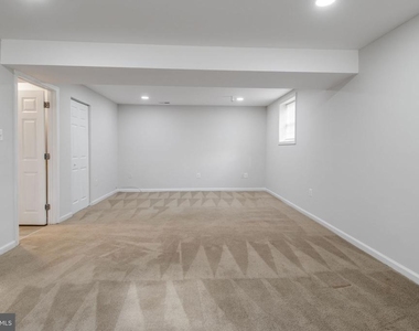 7602 Mezmer Lane - Photo Thumbnail 17