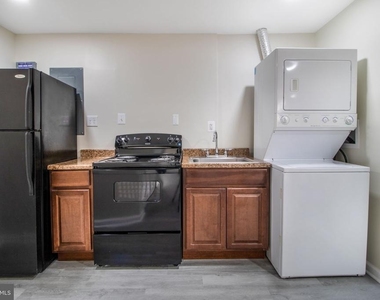 7602 Mezmer Lane - Photo Thumbnail 2