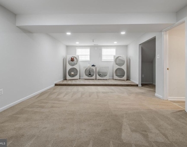 7602 Mezmer Lane - Photo Thumbnail 5