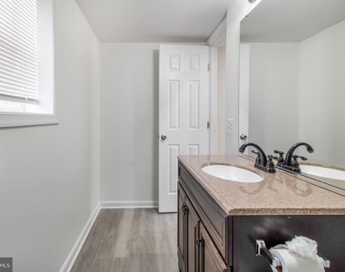 7602 Mezmer Lane - Photo Thumbnail 13